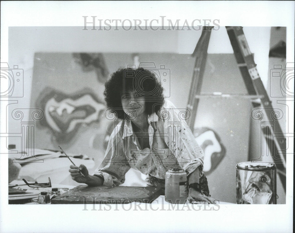 1986 Press Photo Cathy Halstead Artist Goldman Kraft Gallery Chicago - Historic Images