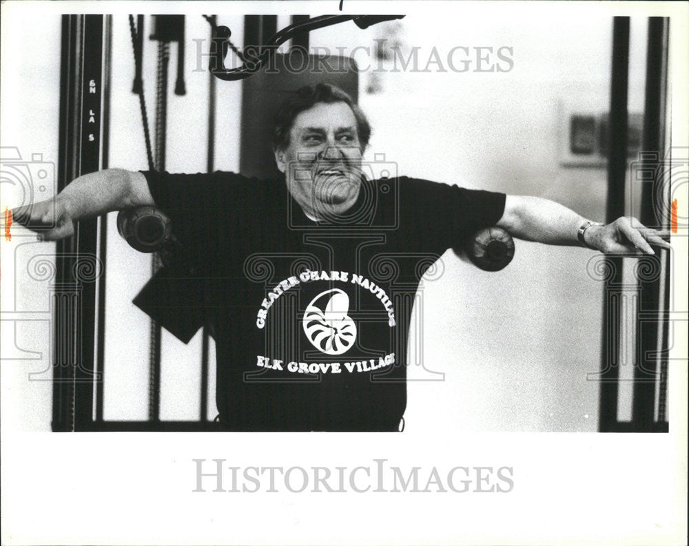 1986 Press Photo Harold Gulbransen Elk Grove Village weight training center - Historic Images