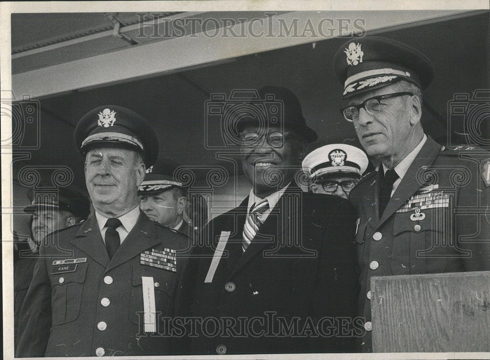 1970 Press Photo Gen. Richard L. Jones U.S. ambassador Parade Washington Park - Historic Images