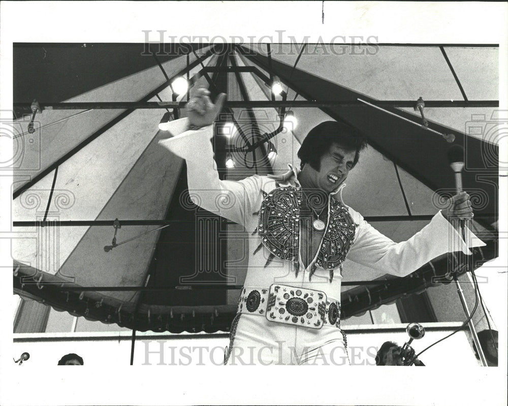 1978 Press Photo Peter Guerin Elvis impersonator performing at the first natnl - Historic Images