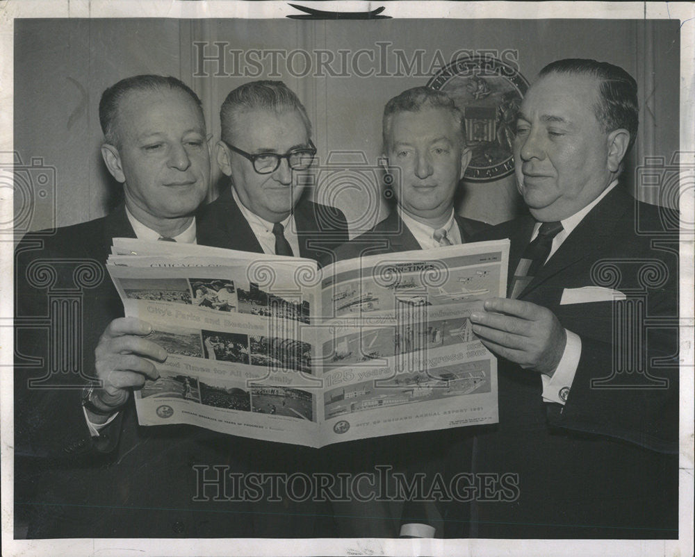 1962 Press Photo Chicago annual report Mayor Daley Gabe Joseph Sun Times News - Historic Images