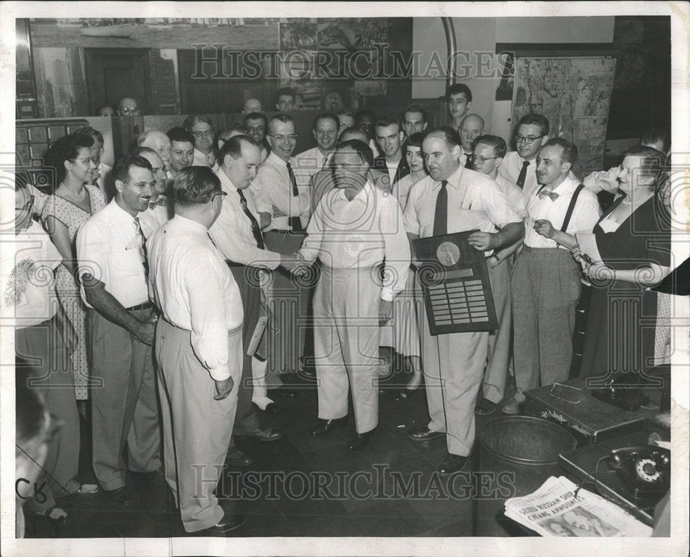 1954 Press Photo News Editor Quentin Gore Sun Times Publisher Marshall Field - Historic Images