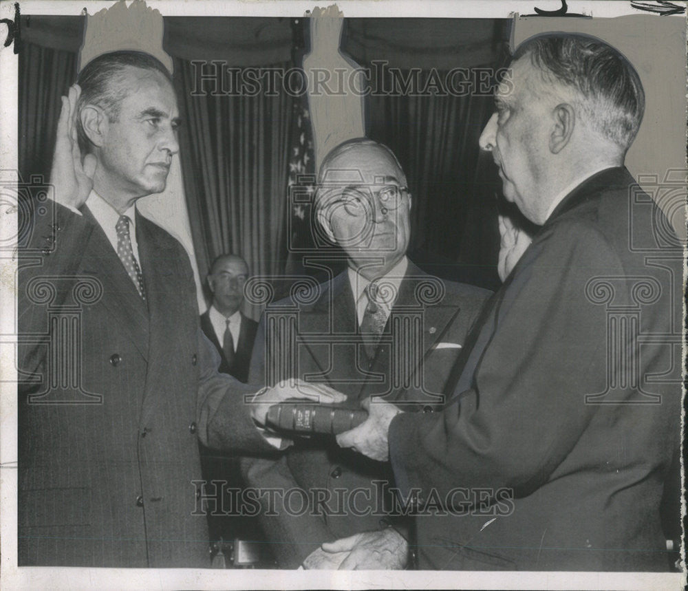 1951 Press Photo Pres.Truman Listening Swear of Presidential Advisor. - Historic Images