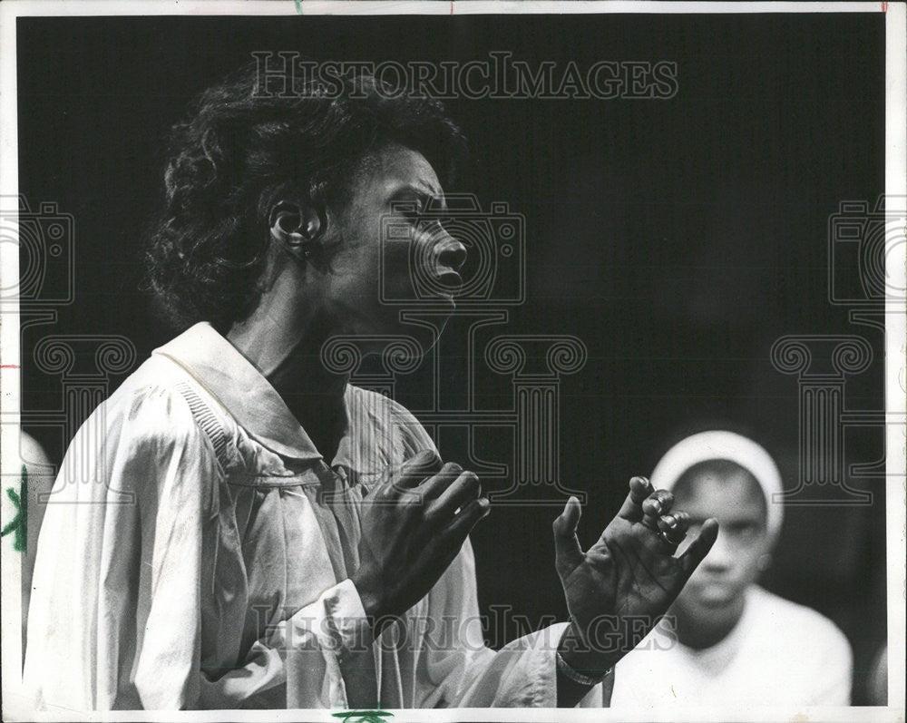 1966 Press Photo Ursuline Kairson Soloist Evangelists - Historic Images