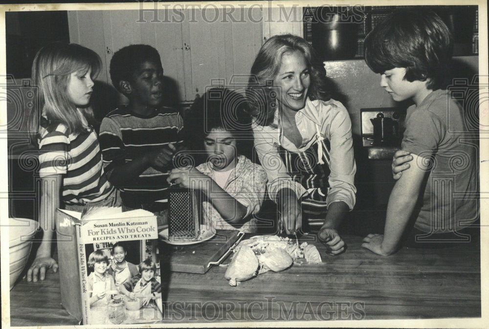 1980 Press Photo Susan Manlin Katzman Phrase cooking instructor writer mother - Historic Images