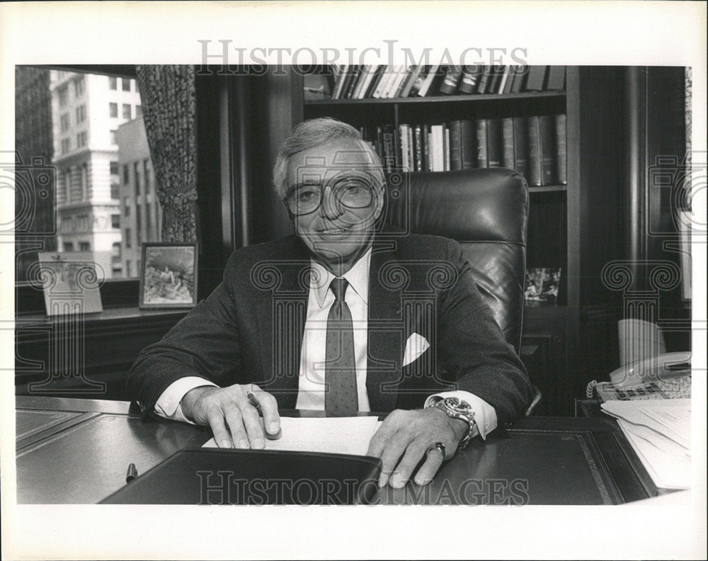 1988 Press Photo Image details not clear and fully visible. - Historic Images