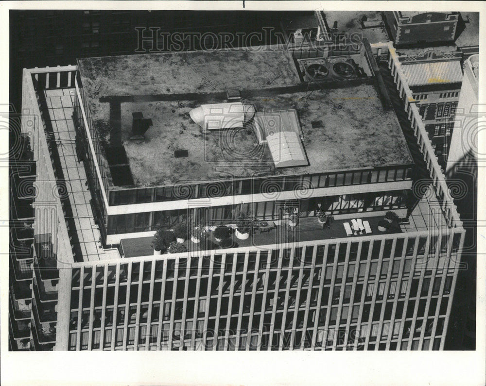 1985 Press Photo View of the Penthouse Apartment at 200 E.Delaware. - Historic Images