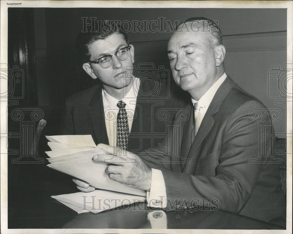 1959 Press Photo Duncan Hansen Charles Bellows - Historic Images