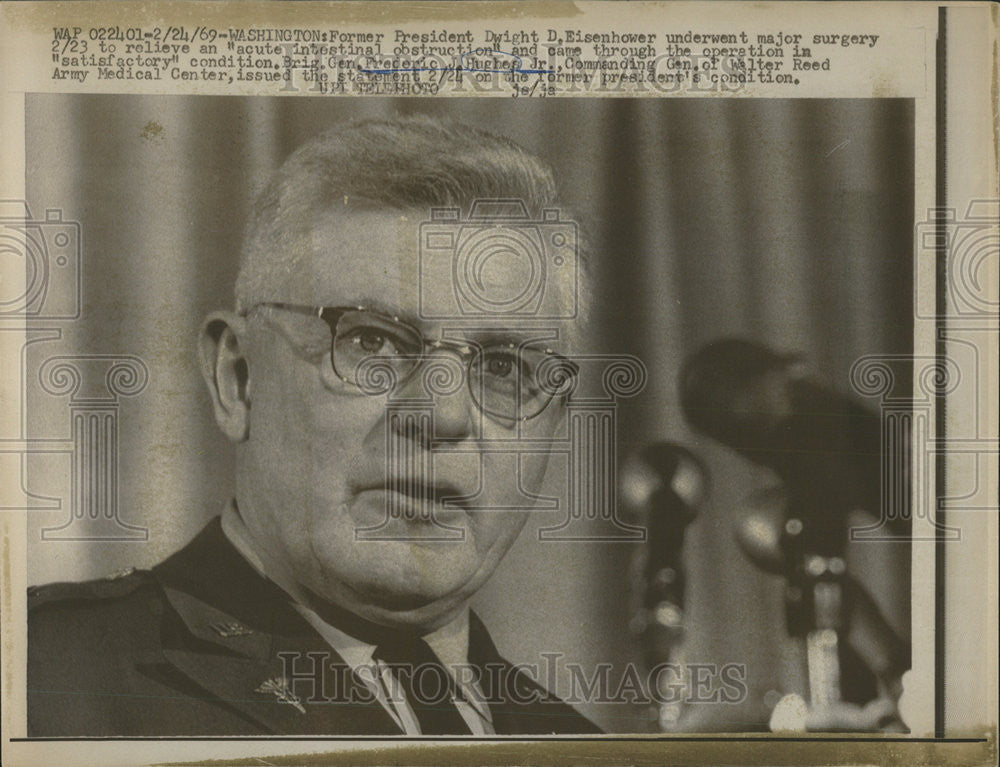 1969 Press Photo Frederic Hughes Commanding Walter Reed Army Medical Center - Historic Images