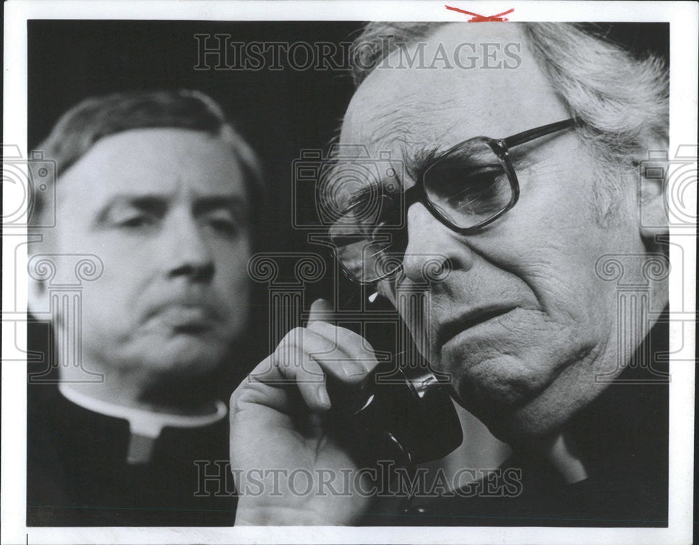 1979 Press Photo Father Brown Barnard Hughes Actor - Historic Images