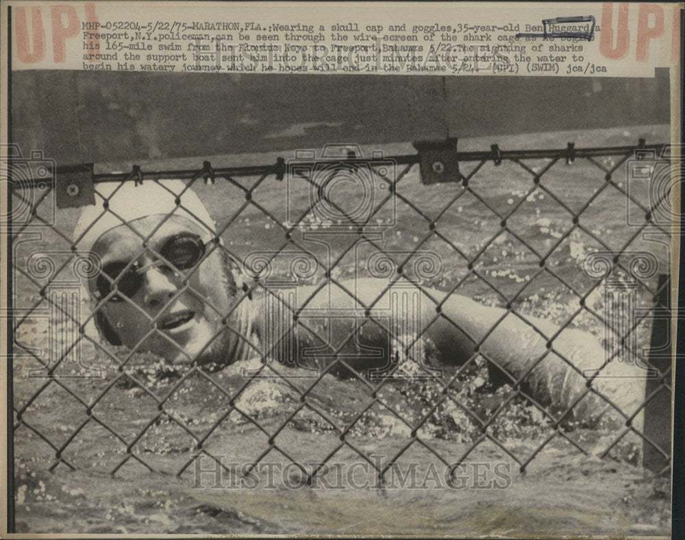 1975 Press Photo Ben Huggard New York Policeman at Swimming - Historic Images