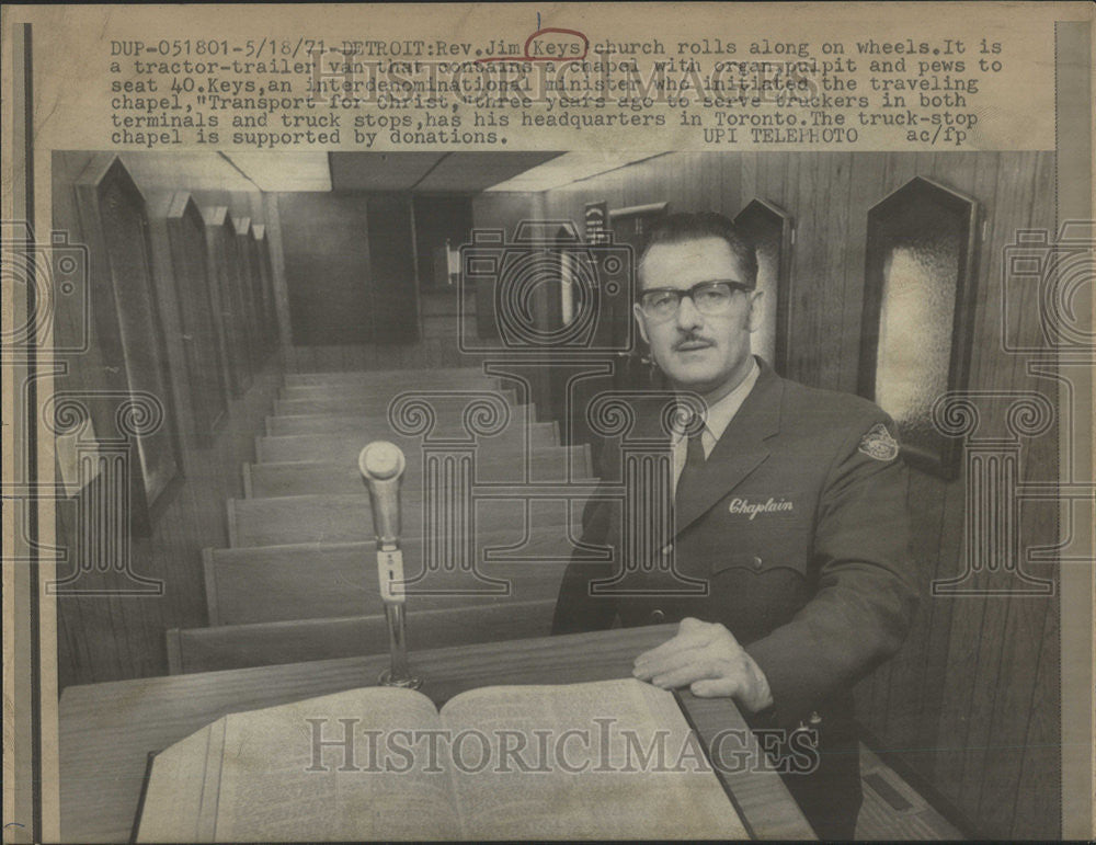 1971 Press Photo Reverend Jim Keys Mobile Church - Historic Images