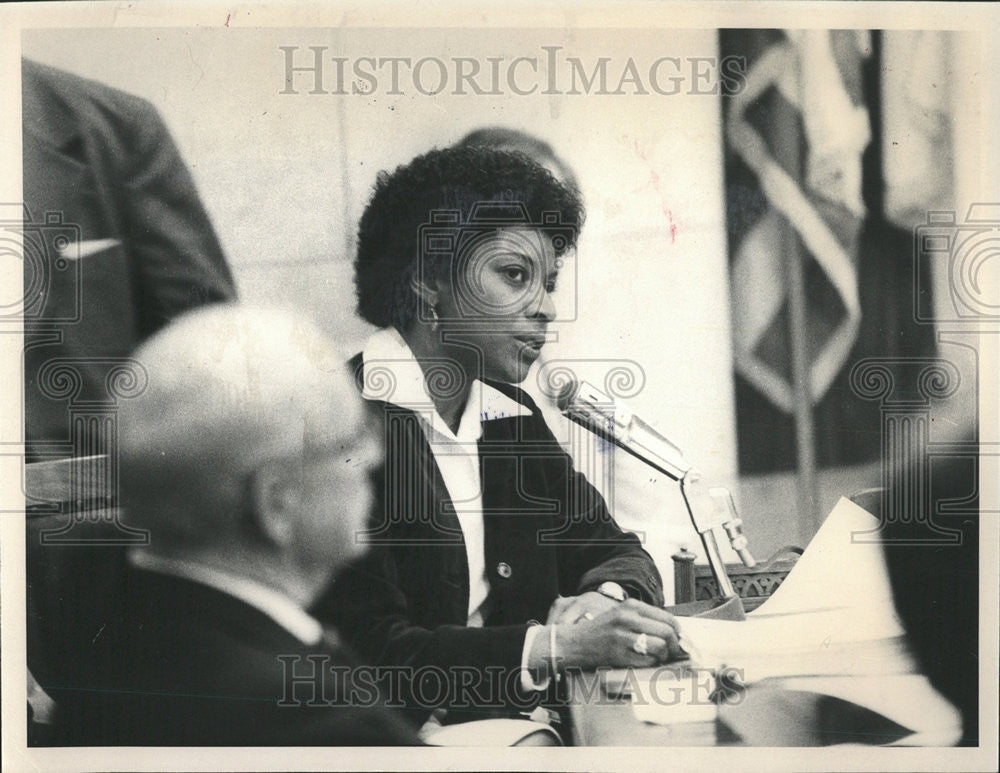 1986 Press Photo Prof. Joyce Hughes Another Member of the Board - Historic Images