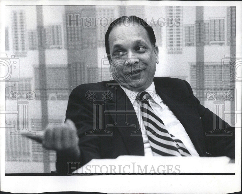 1977 Press Photo Dr Cecil Howard Professor Howard University Washington Anstett - Historic Images