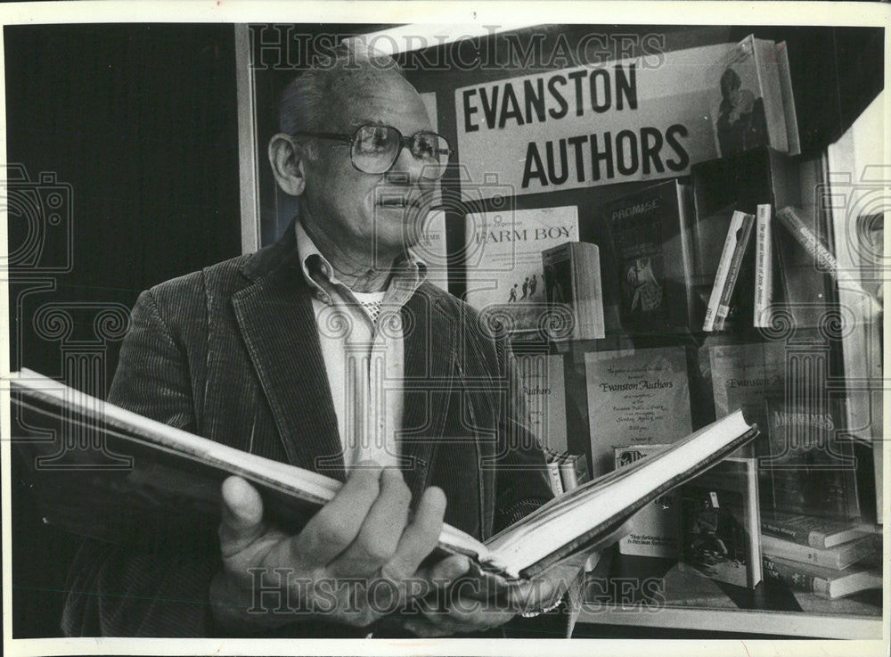 1981 Press Photo Carl Hirsch Evanston Public Library Member - Historic Images