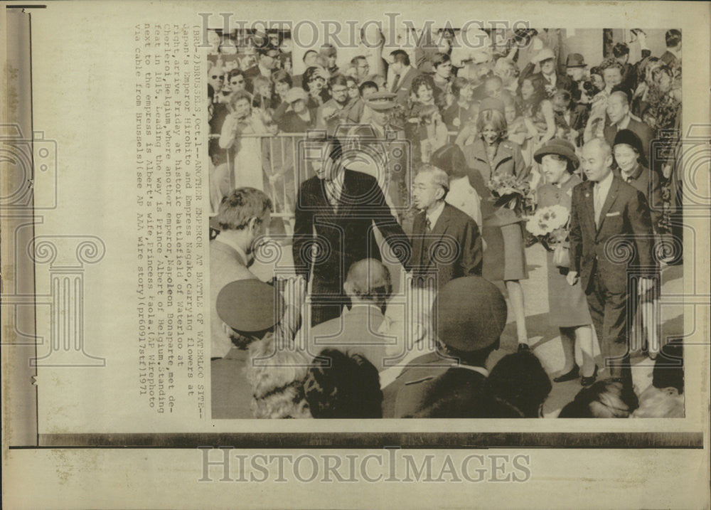 1971 Press Photo Japan&#39;s Kmperor Hirohito and Epress Nagako Waterloo at Cherlero - Historic Images