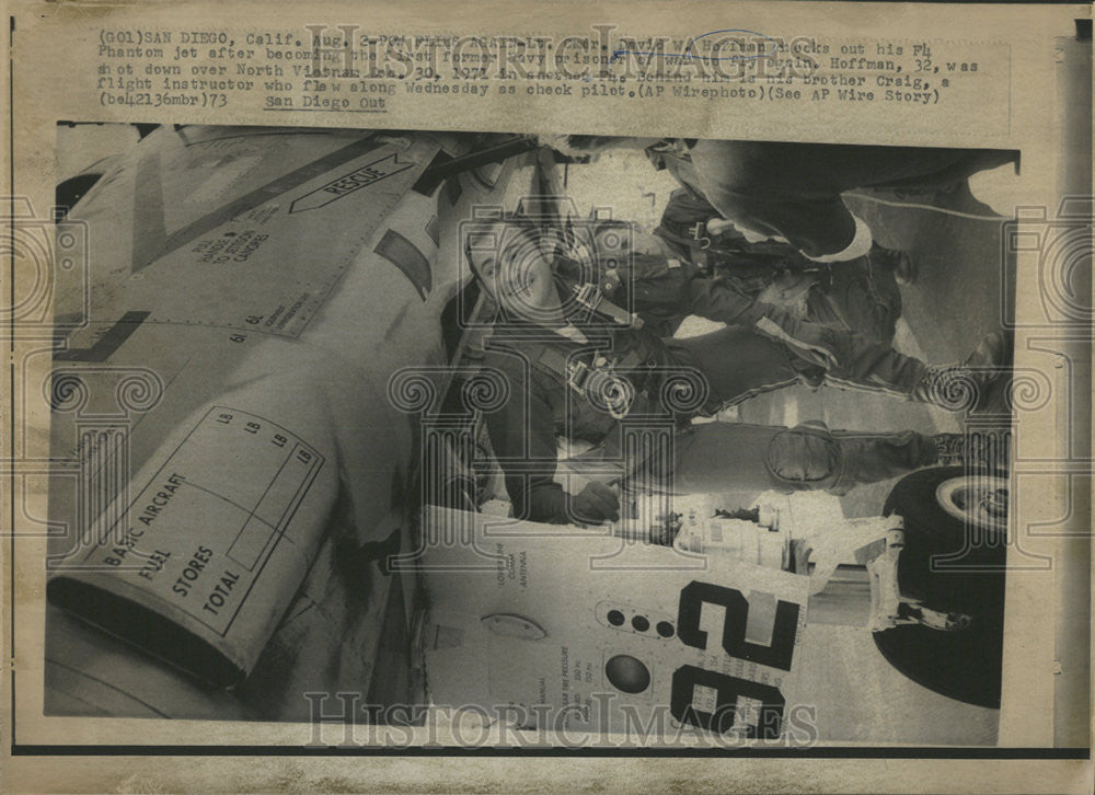 1973 Press Photo David Hoffman Navy Prison F4 Phantom jet war fly North Vietnam - Historic Images