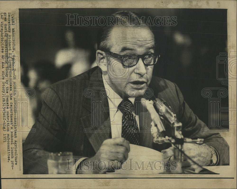 1971 Press Photo Agriculture Richard Lyng School lunch Program Washington - Historic Images