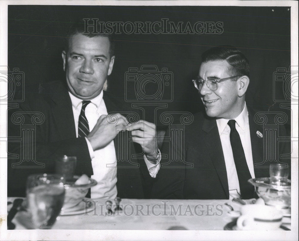 1962 Press Photo Donald Marshman Young Rubicam Marketing Executive - Historic Images