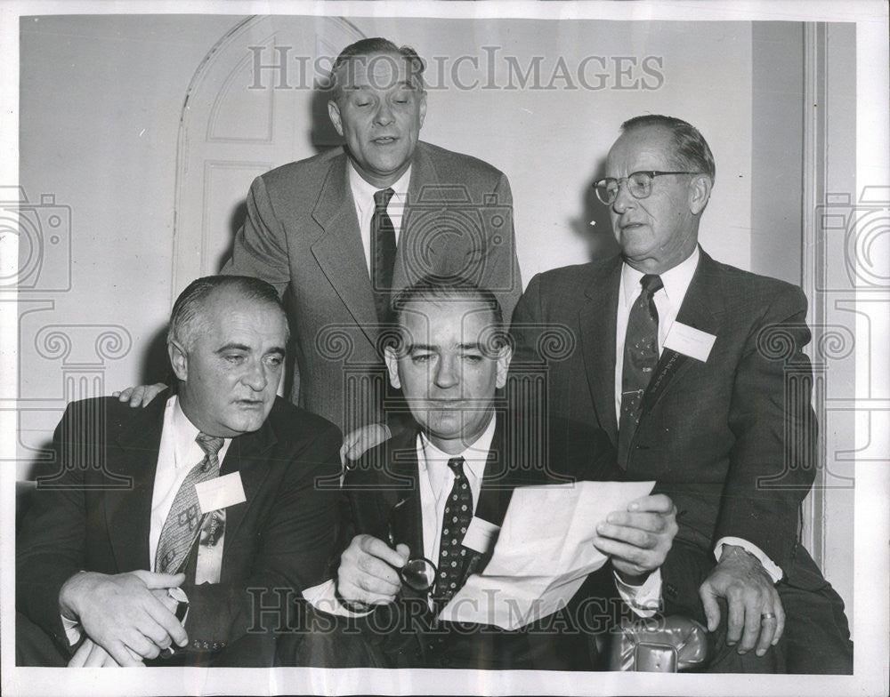 1957 Press Photo Group Dignataries Share Platform Critics Various Eisenhower - Historic Images