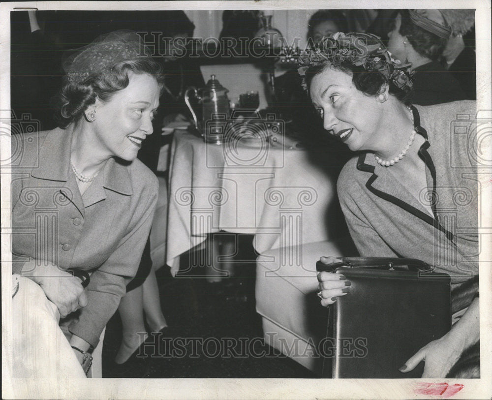 1959 Press Photo Donald Halder Kent Lee Pump Room Flight Fantasy Orphans party - Historic Images