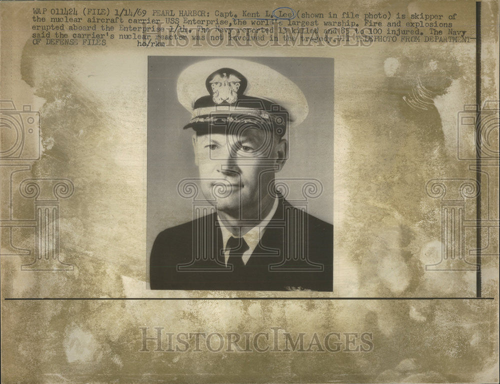 1969 Press Photo Pearl Harbor Captain Kent Lee USS Enterprises nuclear aircraft - Historic Images