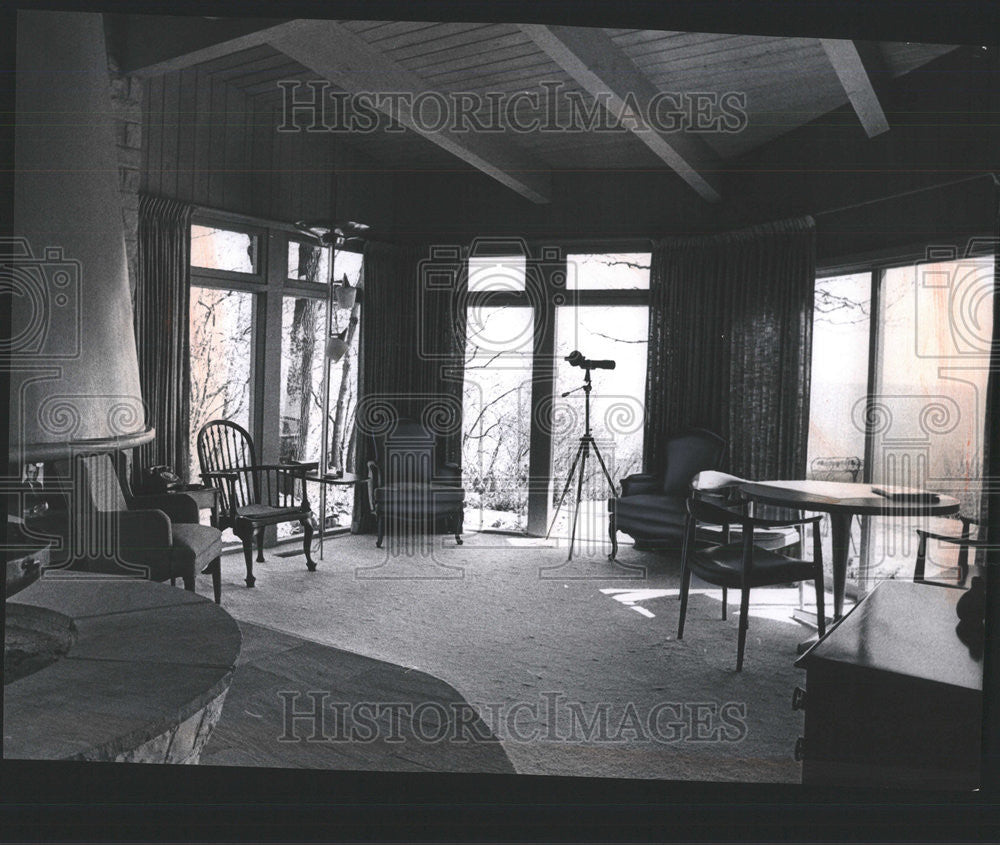 1971 Press Photo Mrs Cyrus Mark home Circular hood fireplace lannon stone chair - Historic Images