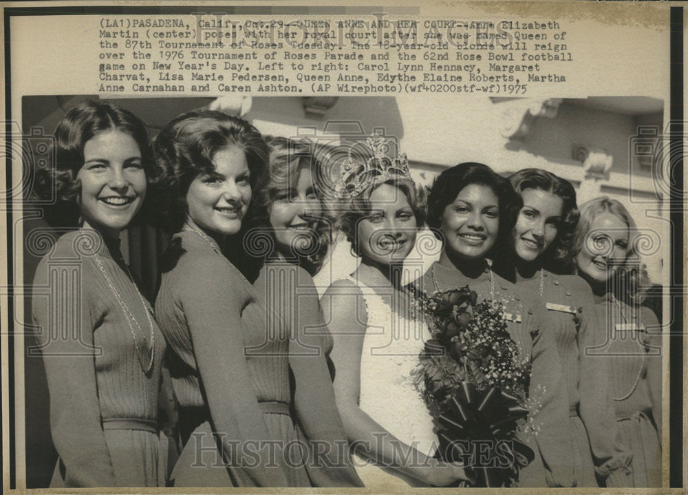 1975 Press Photo Anne Elizabeth Martin Pose Royal Court Queen Tournament Beauty - Historic Images