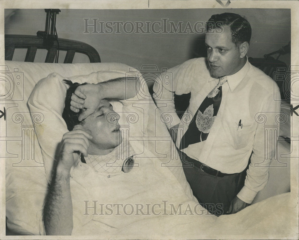 1949 Press Photo Assistant States Attorney Alex Napoli Questions Arthur Marino - Historic Images