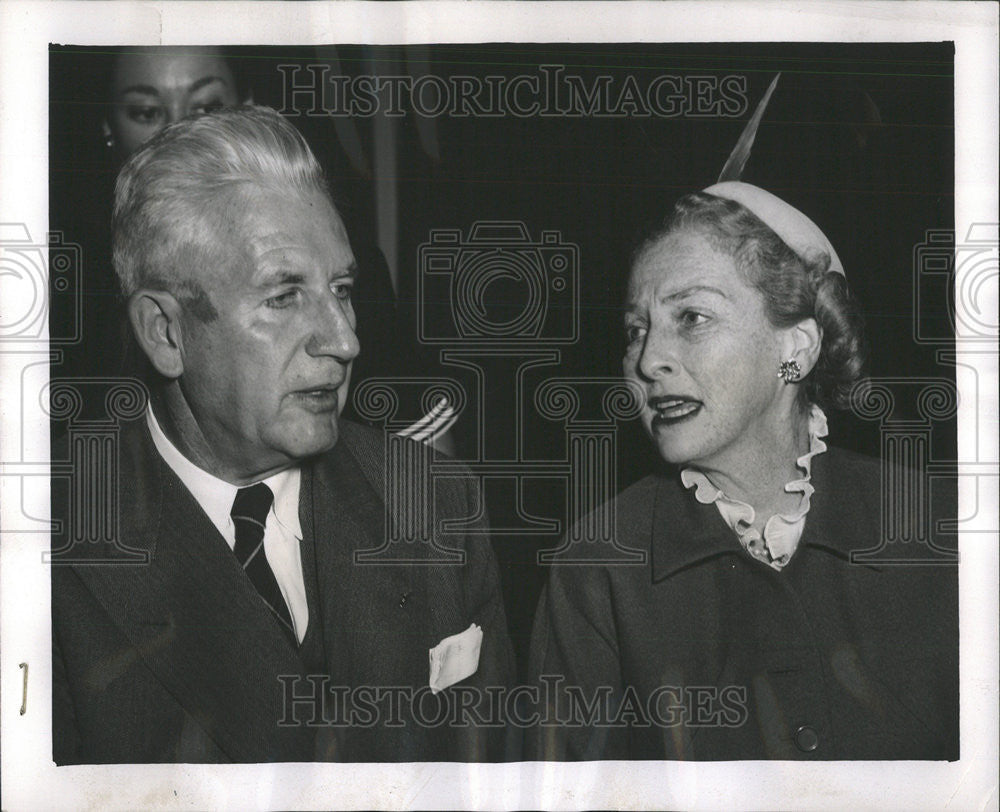 1954 Press Photo Senator Paul Douglas Kati Laucheins Committee Famous Family - Historic Images