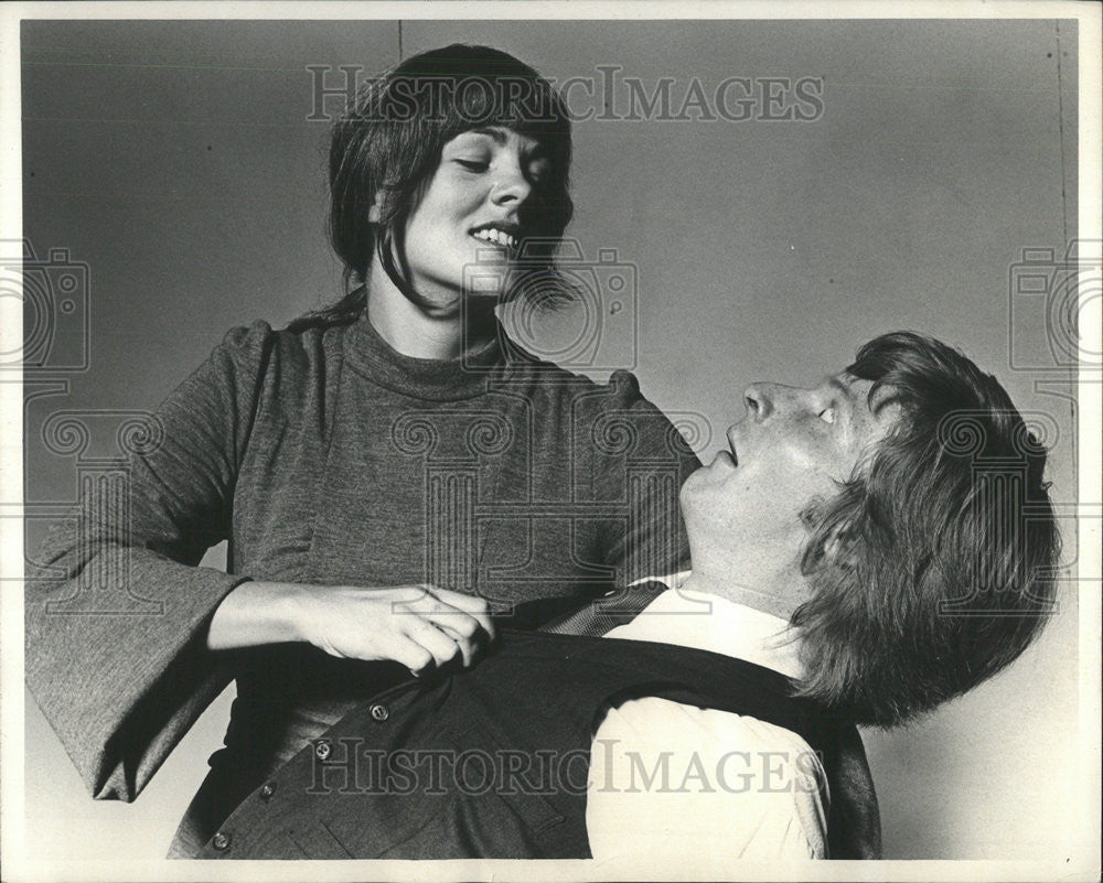 1975 Press Photo Susan Logeu and Jeff Ryan in A Day for Surprise - Historic Images