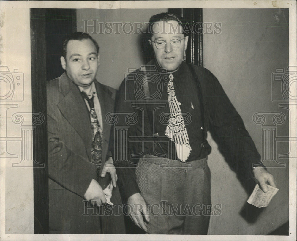 1950 Press Photo Peter LoDolce shauffeur West Goethe Police Harry Schaff Adams - Historic Images