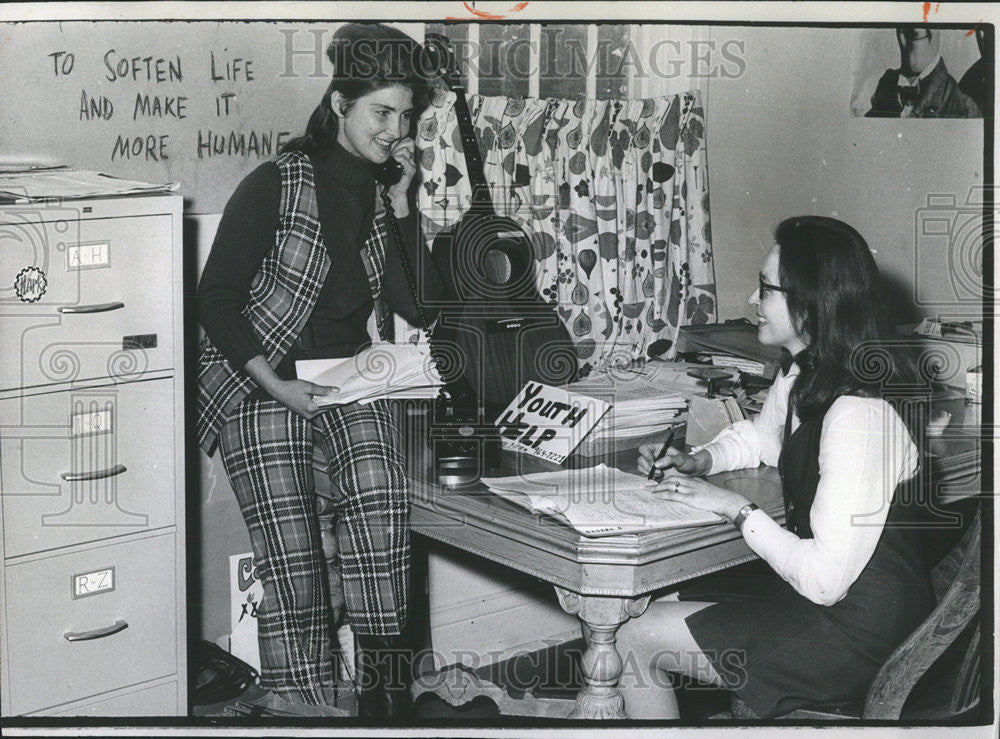 1970 Press Photo Mrs. Lyla Berend and Mrs. Sue Clement - Historic Images