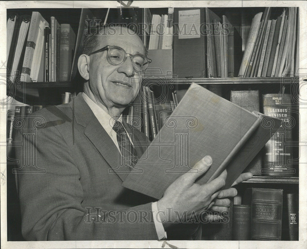 1957 Press Photo Nathan Levin Assistant Librarian Chicago Public Library - Historic Images