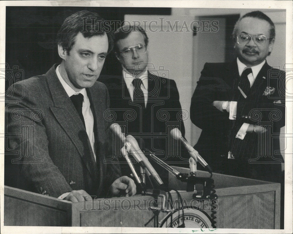 1985 Press Photo State Rep Ellis Levin press conference Chicago Board Education - Historic Images