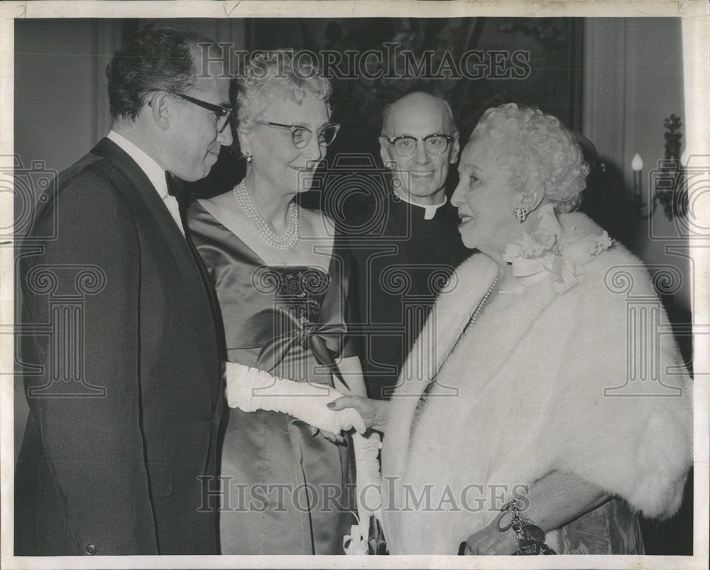 1962 Press Photo Conrad Hilton Hotel Stritch Award dinner Frank Lewis James - Historic Images