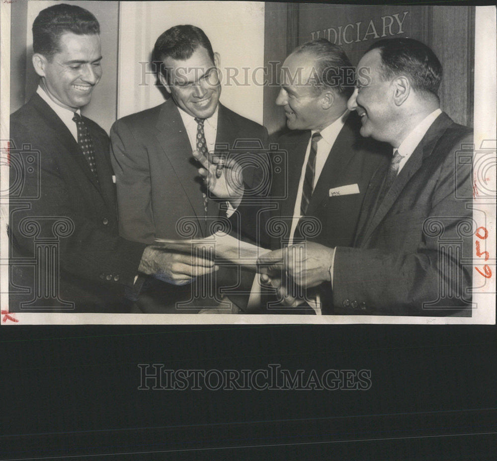 1957 Press Photo Big League Baseball Player House Judiciary subcommittee Sport - Historic Images