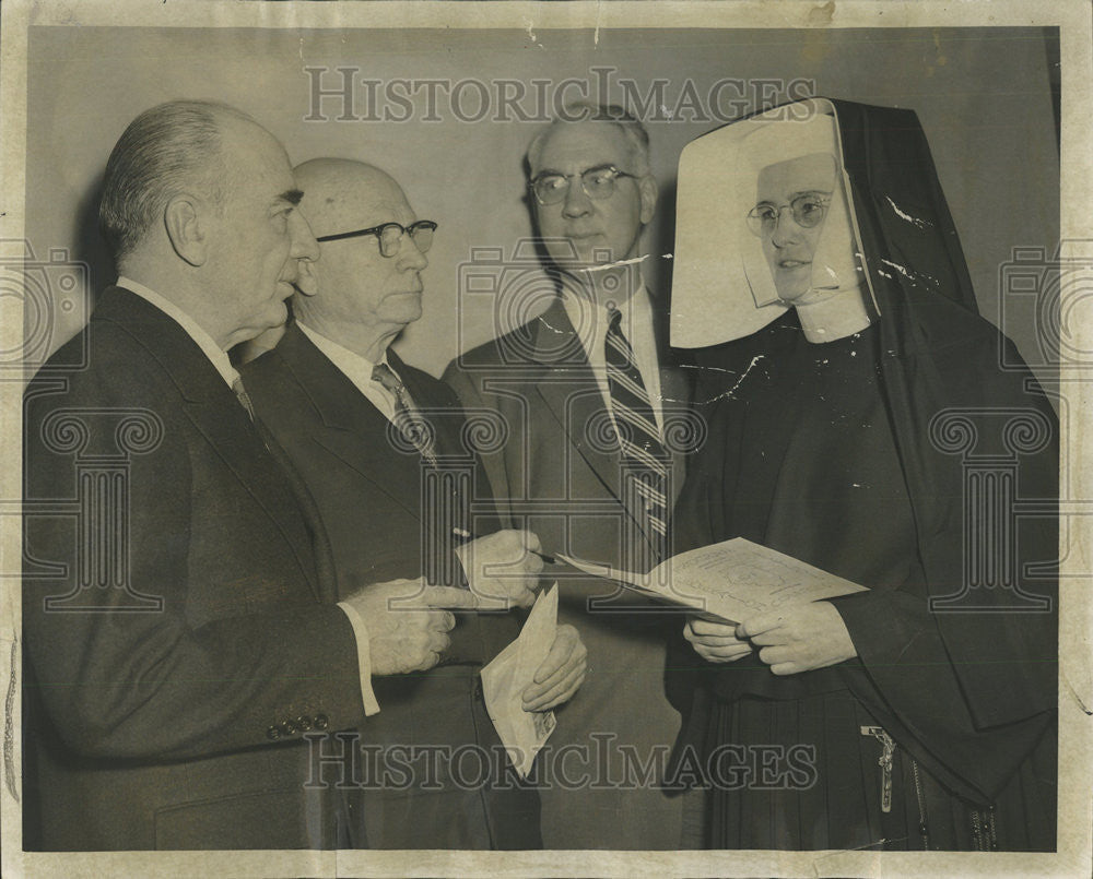 1956 Press Photo Maj. Lenox Lohr Merrill J. Holmes Robert L. Lublum Sister Mary - Historic Images