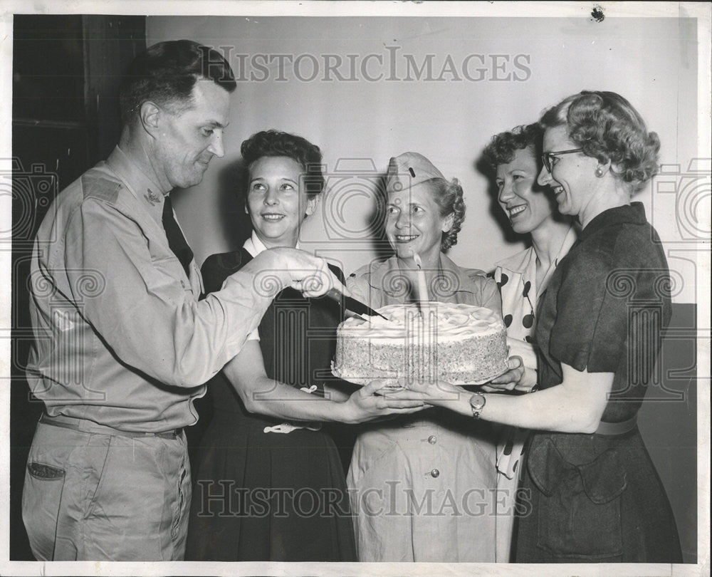 1953 Press Photo Harold Lueth Commanding Officer General Hospital Navy Pier - Historic Images