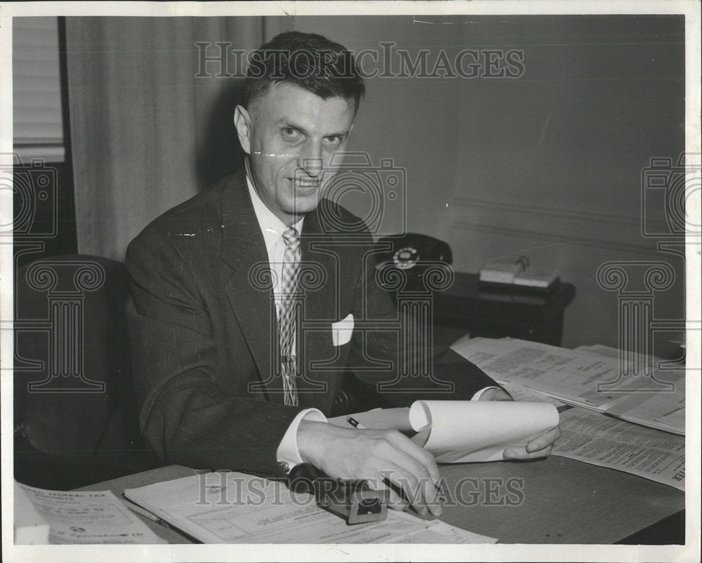 1954 Press Photo Alexander Lowinger Bill Quinn Monroe - Historic Images