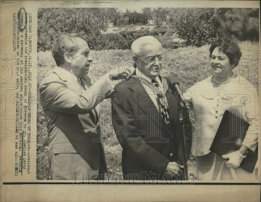 1974 Press Photo Pres.Nixon presents presidential medal to Dr. Charles Larby. - Historic Images