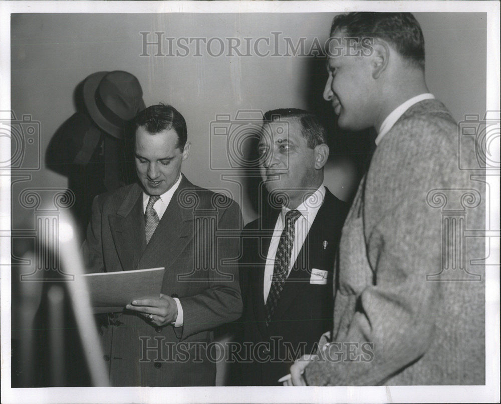 1956 Press Photo Attorney James Platt Jos Lucania Grand Jury Room Sherman Warso - Historic Images