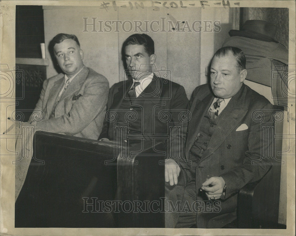 1943 Press Photo Policeman John Linderman Summerdale Gambling Investigation - Historic Images