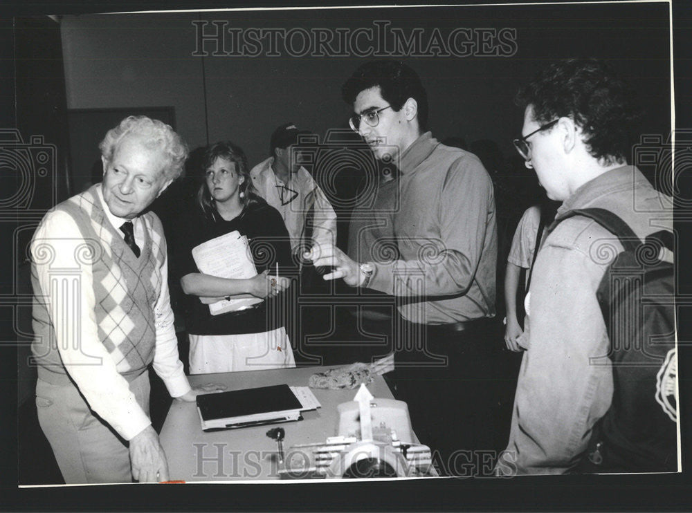 1990 Press Photo Leon Lederman Share Nobel Prize Physics Work Subatomic Chicago - Historic Images