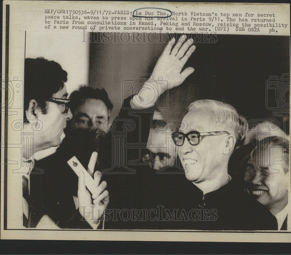 1972 Press Photo Le Duc Tho North Vietnam secret peace talk Paris arrive press - Historic Images