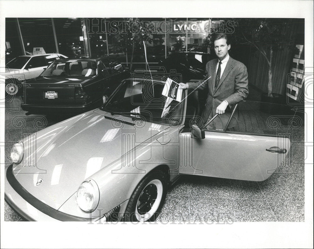 1988 Press Photo Richard Lynch President Lynch Group Car Dealerships Porsche - Historic Images