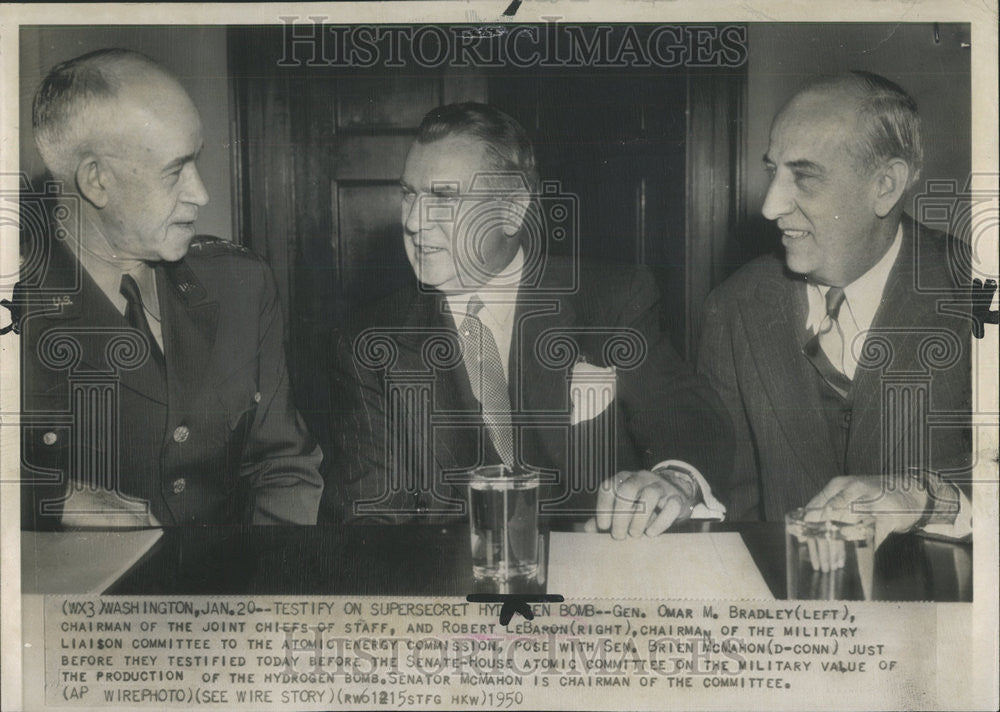 1950 Press Photo Omar Bradley Military Liaison Committee Robert LeBaron chief - Historic Images