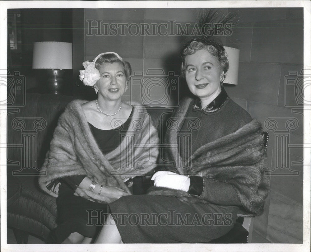 1958 Press Photo Mrs. Thomas E. Nash Mrs. William J. Lancaster Starlite Ball - Historic Images