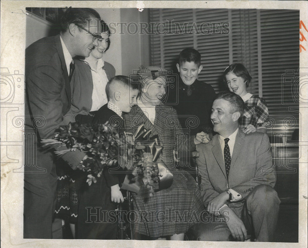 1960 Press Photo Amy Landry Polio Mother Year Award - Historic Images