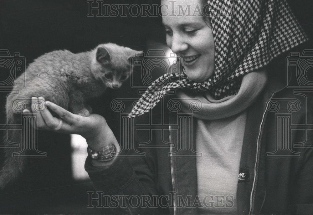 1967 Press Photo Princess Margrethe received a farm &quot;Nordgarden&quot; holding a cat - Historic Images